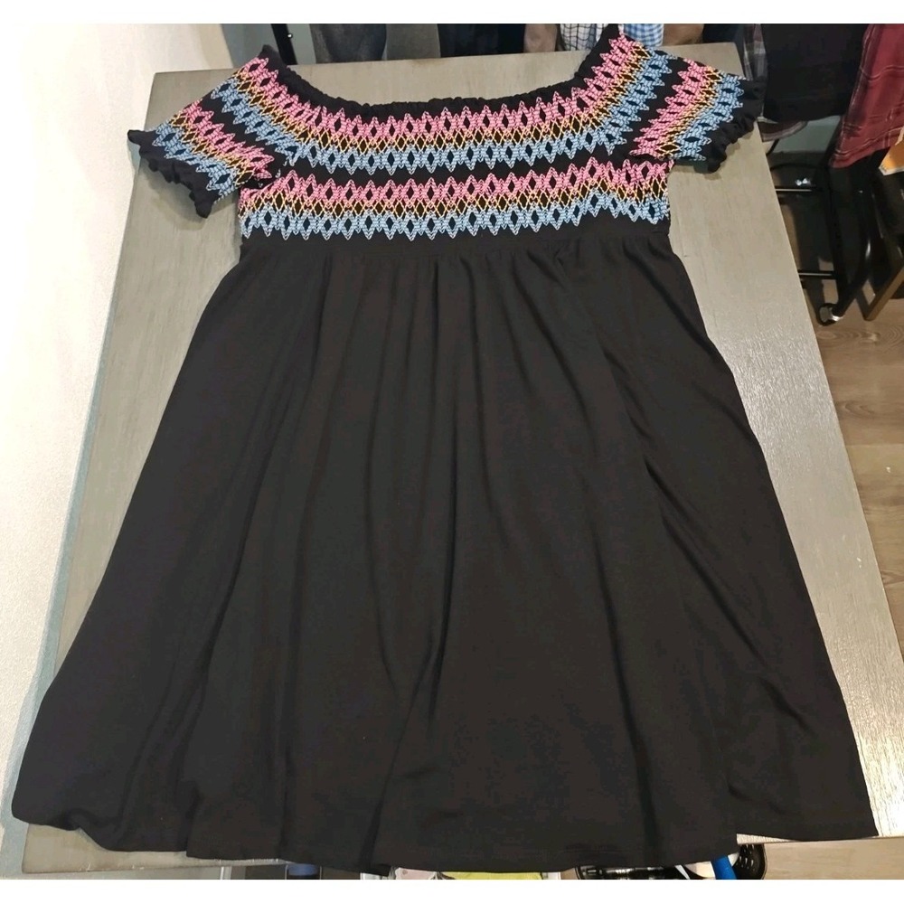 Torrid Woman's Black smocked off-shoulder dress,Embroidery Detail,Plus Size 4 - Picture 2 of 9